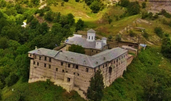 Αρχιερατική Θεία Λειτουργία στην Αγία Τριάδα Βυθού