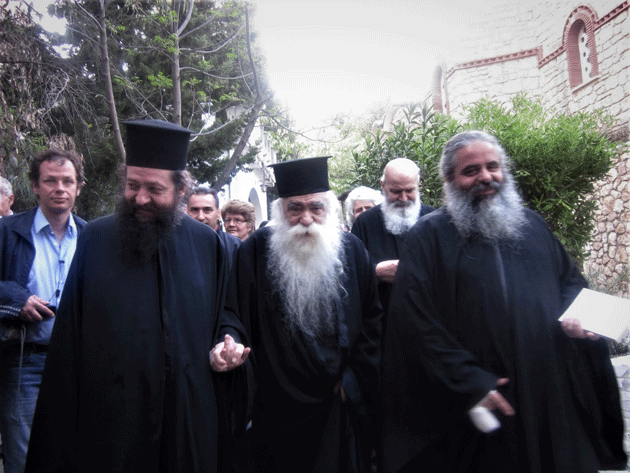 Ο π. Ανανίας Κουστένης στα Κολοκοτρωνέϊκα λημέρια