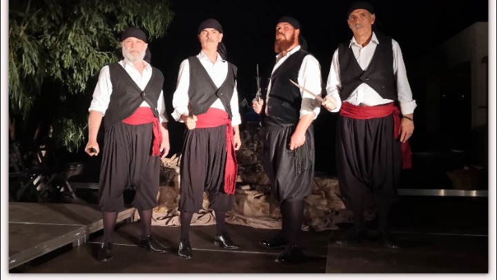 Οι «Κασιώτες Καπεταναίοι» στο υπαίθριο Θέατρο Γκράβας