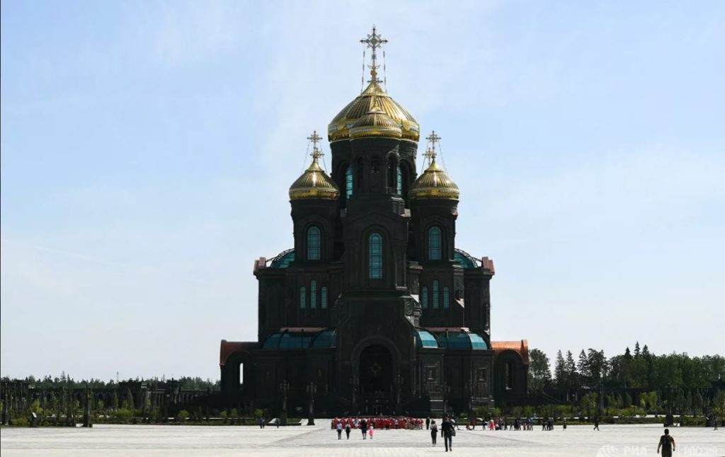 Εκατομμύρια πιστοί επισκέφτηκαν τον Ναό των Ενόπλων Δυνάμεων