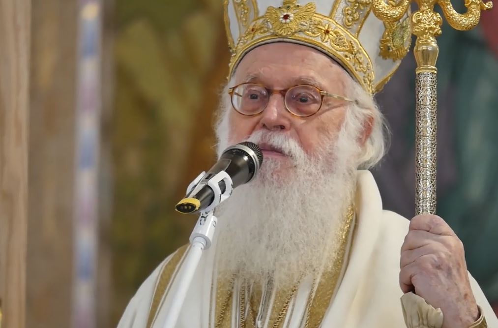 Αλβανίας Αναστάσιος: Να είμαστε άνθρωποι του Αγίου Πνεύματος