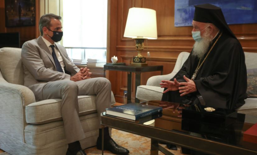 Το θέμα του εμβολιασμού κυριάρχησε στη συνάντηση του Πρωθυπουργού με τον Αρχιεπίσκοπο Ιερώνυμο – Τι είπαν μπροστά στις κάμερες