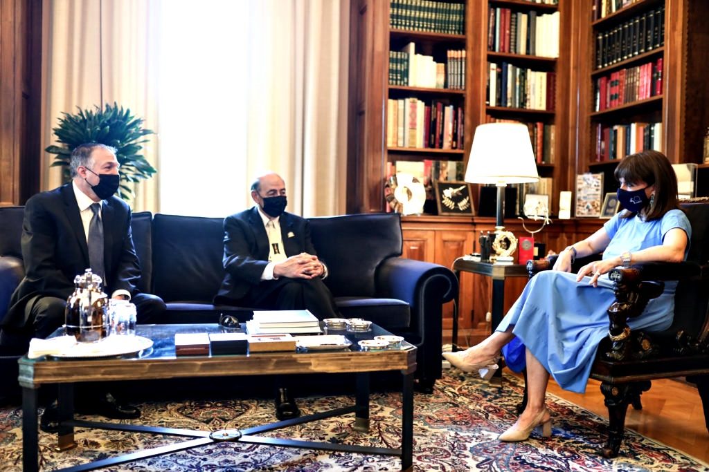 Στην Πρόεδρο της Δημοκρατίας ομογενείς Πολιτειακοί Γερουσιαστές