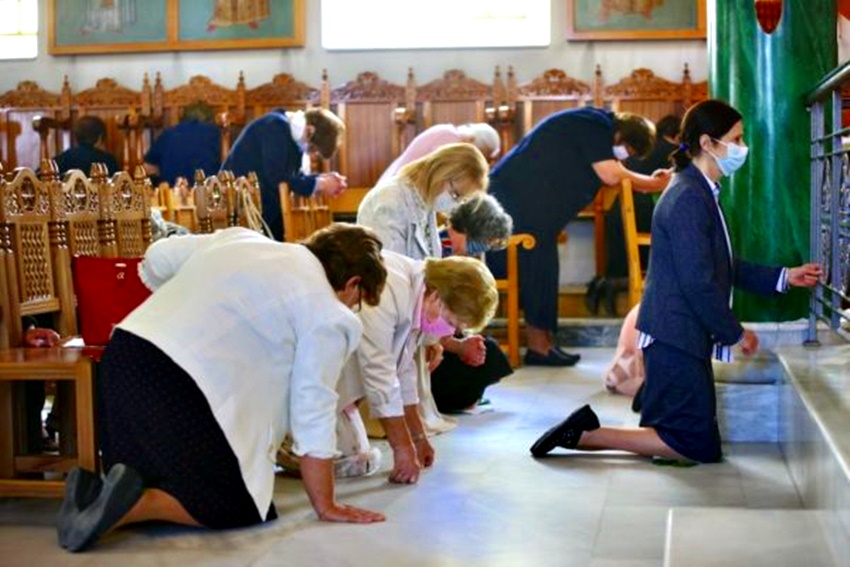 Η Ακολουθία της Γονυκλισίας στην Ιερά Μητρόπολη Κασσανδρείας