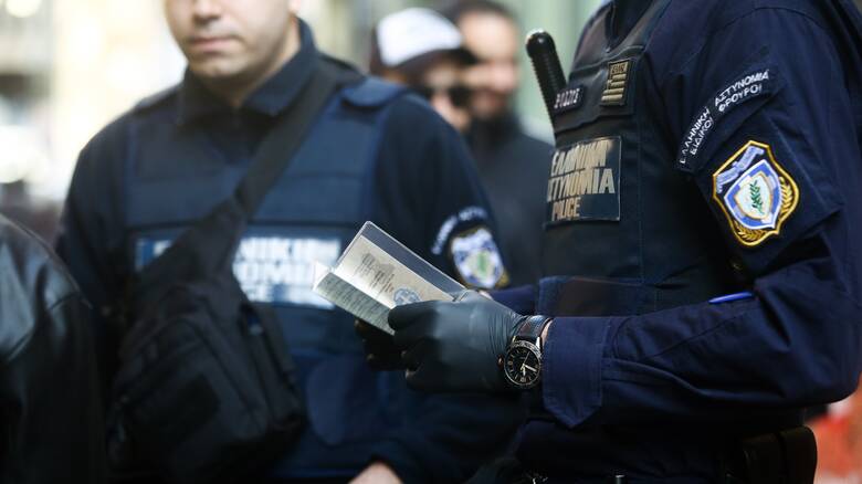 Εκτός από τους Mητροπολίτες τραυματίστηκε ένας αστυνομικός