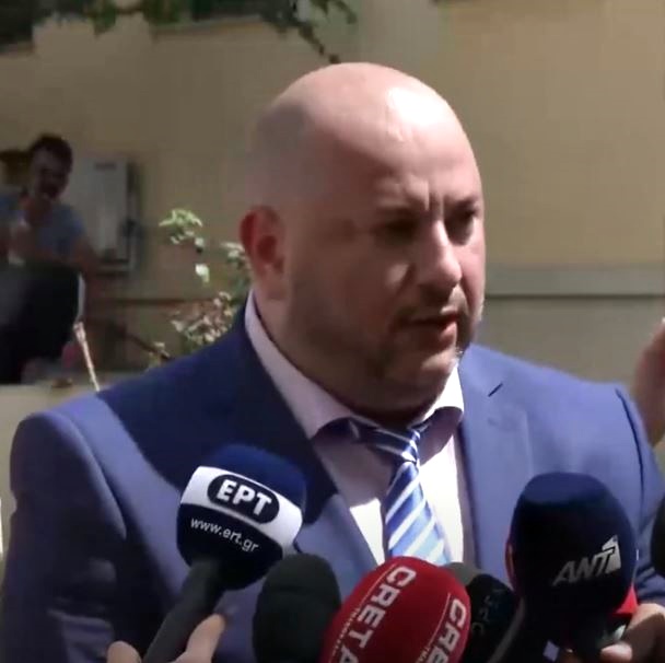 Ψυχικά ασθενής δηλώνει ο ιερέας που έριξε καυστικό υγρό