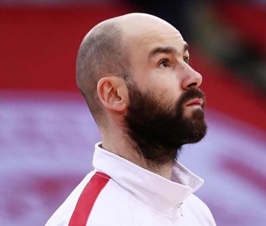 Τέλος στην καριέρα του αλλά όχι στη ζωή της Πίστης