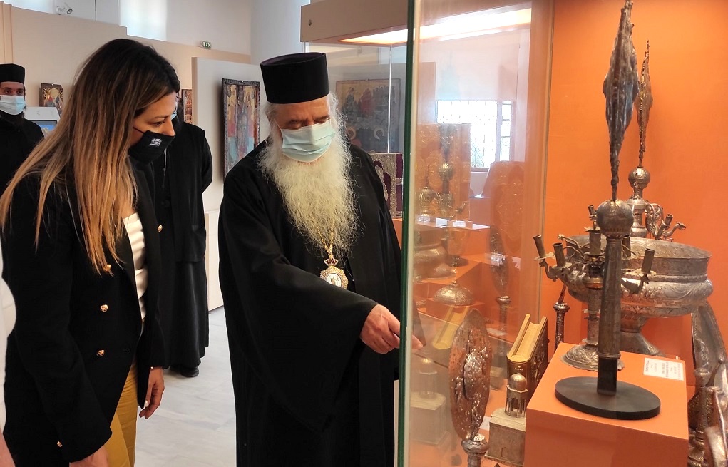 Στη Μητρόπολη Σάμου η υφυπουργός Τουρισμού