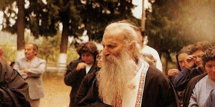 Свети старац Јаков Цаликис: Не слушајте никада шта људи говоре