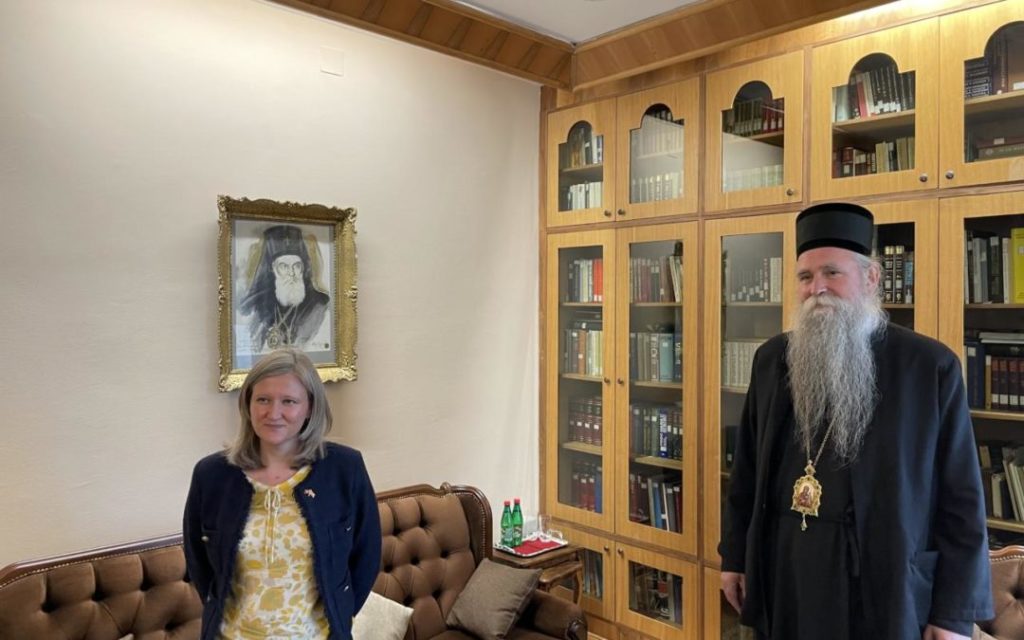 Изабрани митрополит Јоаникије са амбасадорком Уједињеног Краљевства и амбасадором Италије