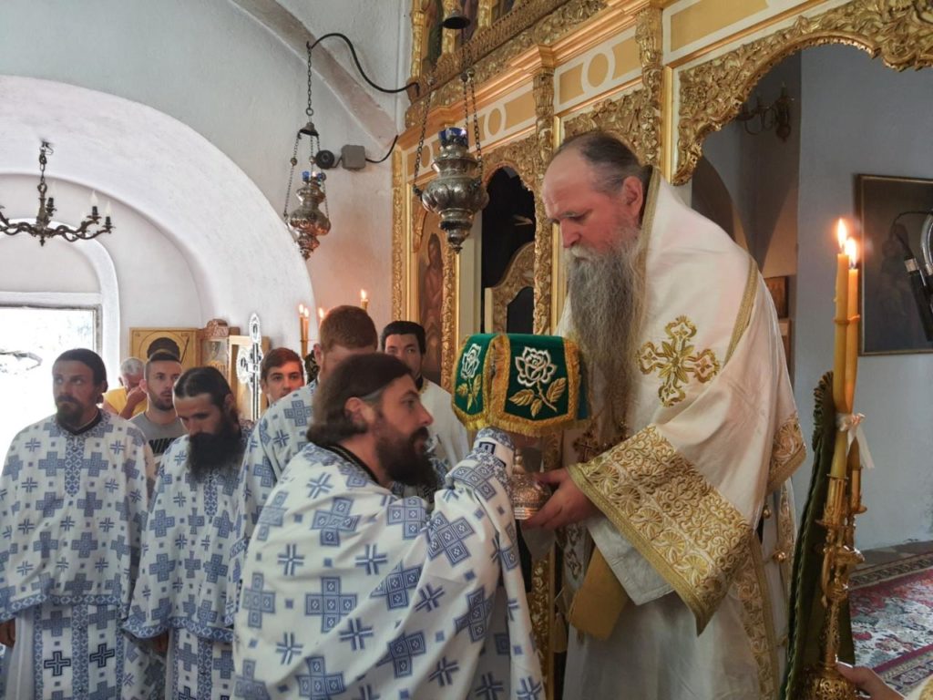 Митрополит Јоаникије богослужио у Цетињском манастиру