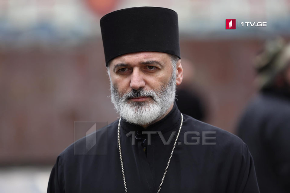 დეკანოზი ანდრია ჯაღმაიძე აცხადებს, რომ ერთ-ერთი სასულიერო პირის მხრიდან ძალადობასთან დაკავშირებით გაკეთებული განცხადება შეუფერებელია და საპატრიარქოს ამ საკითხზე რეაგირება ექნება