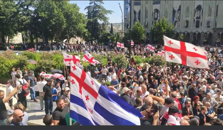 Γεωργία: Ειρηνική συγκέντρωση διαμαρτυρίας για το «Τυφλίδα Pride»