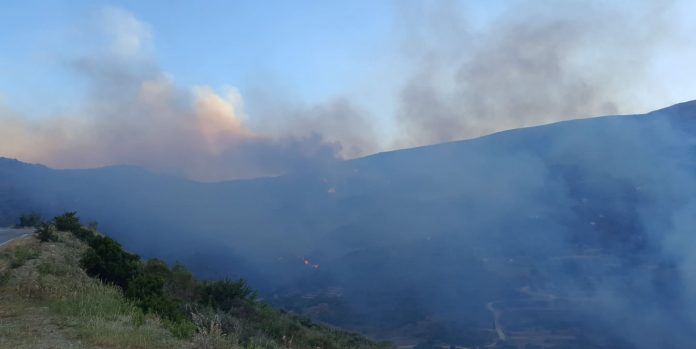 Εκκενώνονται κι άλλα χωριά στην Κεφαλονιά