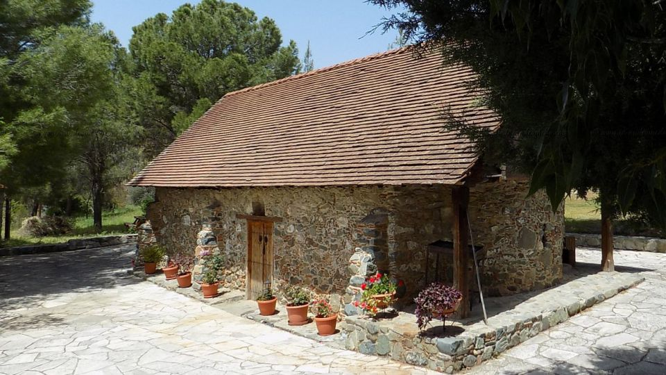 Οι ιστορικές Εκκλησίες που σώθηκαν από τις φωτιές της Κύπρου