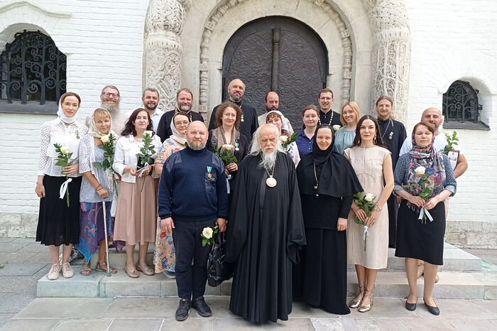 Епископ Пантелеимон вручил награды представителям Церкви и Департамента здравоохранения Москвы