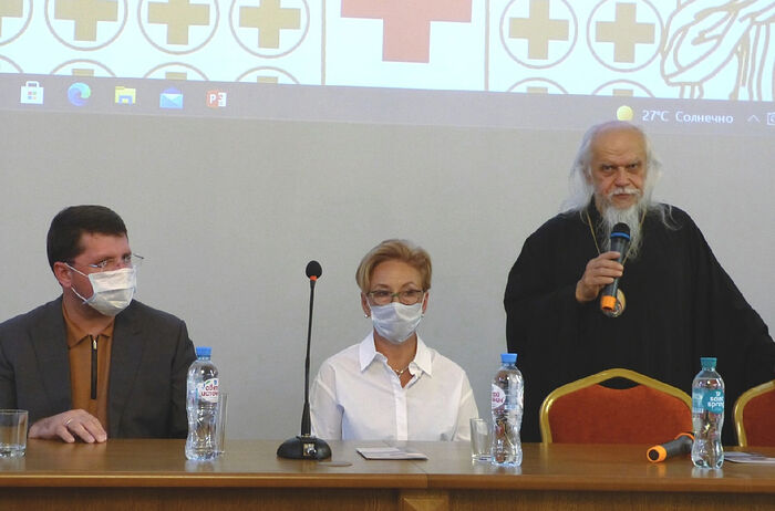 В УЧЕБНОМ ЦЕНТРЕ БОЛЬНИЦЫ СВЯТИТЕЛЯ АЛЕКСИЯ В МОСКВЕ ОТКРЫЛИСЬ КУРСЫ ДОБРОВОЛЬЦЕВ «КРАСНЫХ ЗОН» СТАЦИОНАРОВ