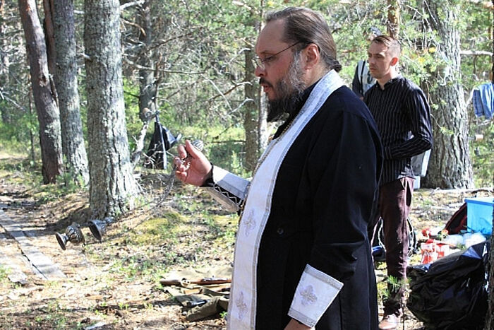 На беломорском «острове смерти» помолились о упокоении жертв первого в России концлагеря