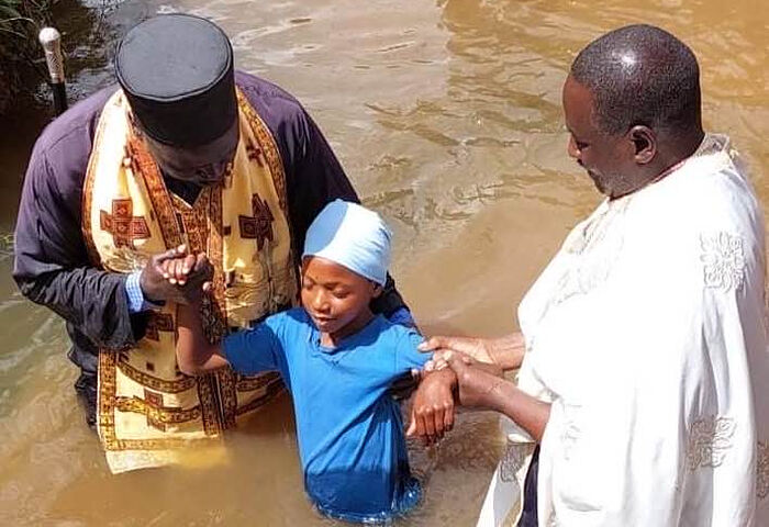 В КЕНИИ СОСТОЯЛОСЬ СОБОРНОЕ КРЕЩЕНИЕ