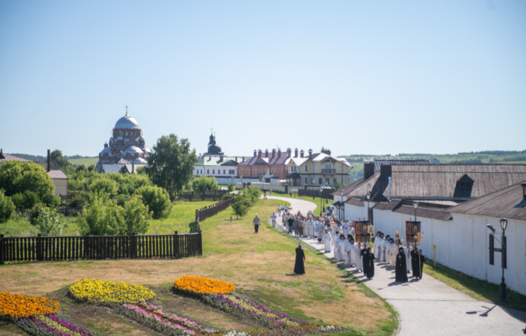 Митрополит Кирилл совершил освящение возрожденного храма святителя Николая Чудотворца в Свияжске