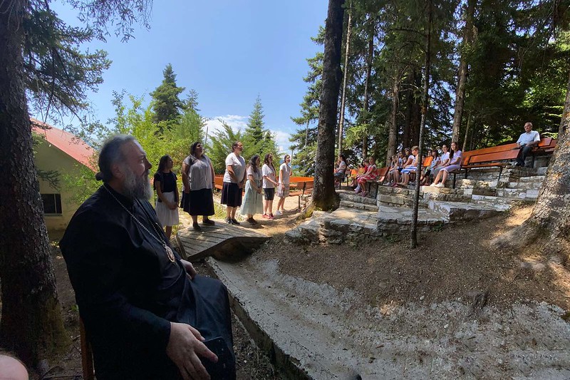 Ο Μητροπολίτης Τρίκκης στην κατασκήνωση της Γ.Ε.Χ.Α. Τρικάλων