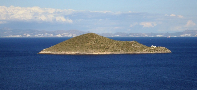 Πανηγυρίζει το νησάκι της Αγίας Κυριακής