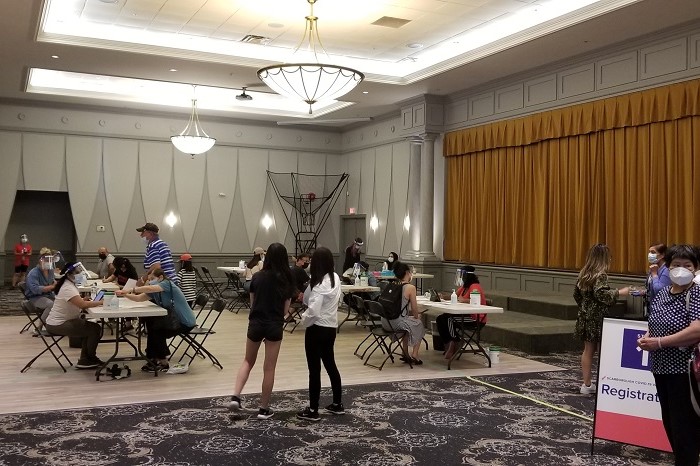 Κλινική εμβολιασμού το Πολιτιστικό Κέντρο της Αρχιεπισκοπής Καναδά