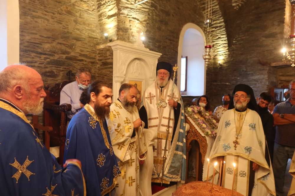 Σύρου: Η ανδρεία γυναίκα και τα προβλήματα της καθημερινής ζωής