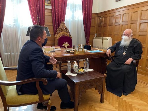 Συνάντηση Αρχιεπισκόπου Αθηνών με Στ. Πέτσα