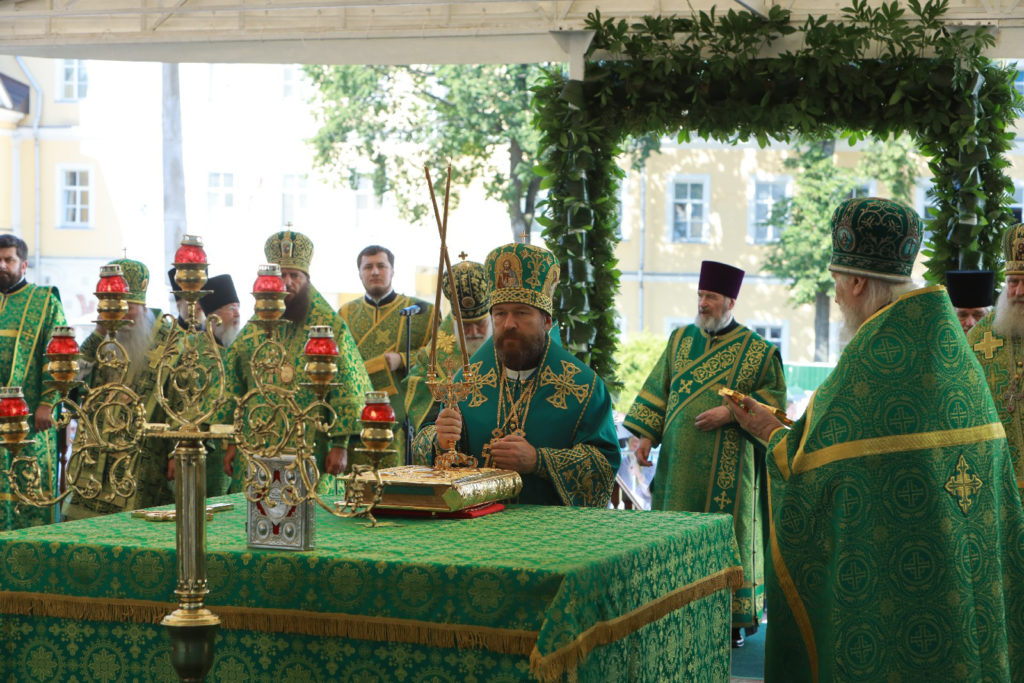عيد القديس سيرجيوس رادونيج في دير اللافرا “الثالوث القدوس”