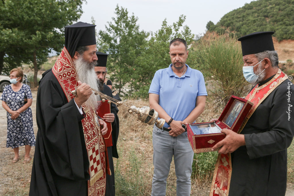 Yποδοχή Ιερού Λειψάνου της Αγίας Παρασκευής στη γέφυρα Ινάχου