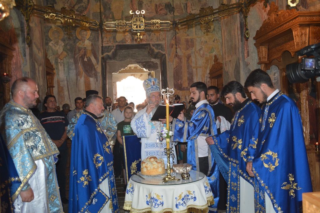 Рукоположење у манастиру Каленићу