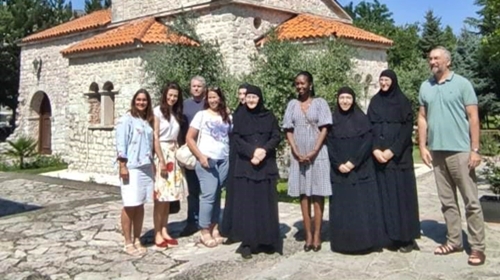 Имакуле Илибагиза посјетила манастире Петропавлово и Дужи