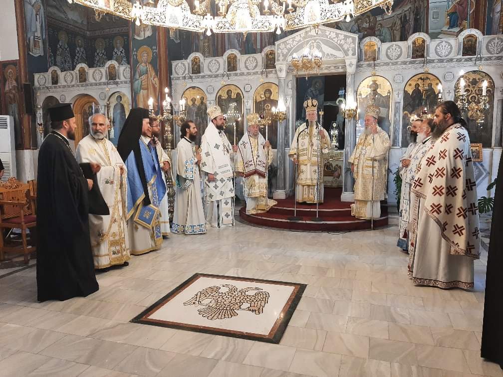 Πολυαρχιερατικό Συλλείτουργο στον Ι. Ναό Αγίας Τριάδος Κριεζών-Αλιβερίου