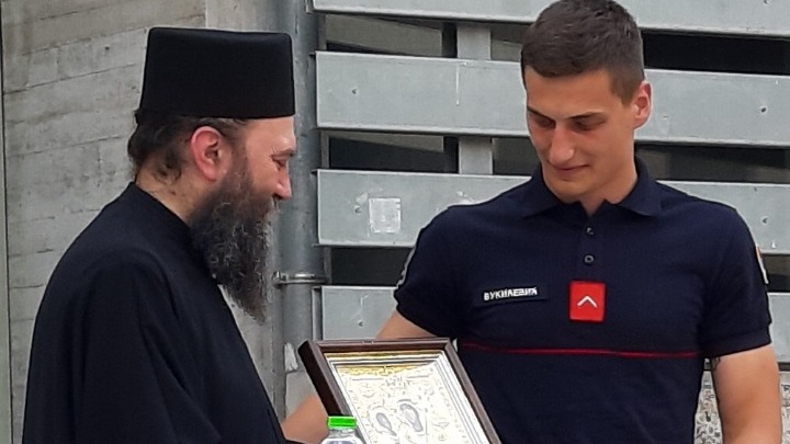 Στο Άγιον Όρος ο πυροσβέστης που χάρισε ελπίδα σε βρέφος