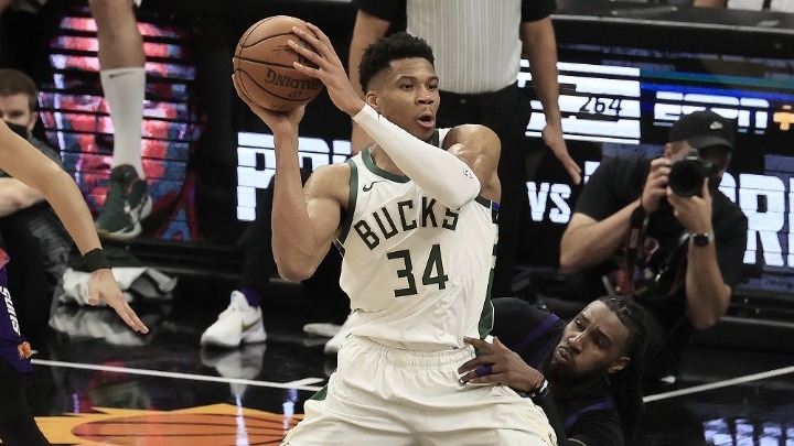 Οι Έλληνες παντού πανηγυρίζουν για τον Γιάννη Αντετοκούμπο