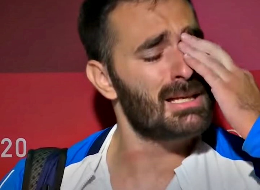 Ραγίζει καρδιές: “Έχω κουραστεί πολύ, δεν αντέχω άλλο” (ΒΙΝΤΕΟ)