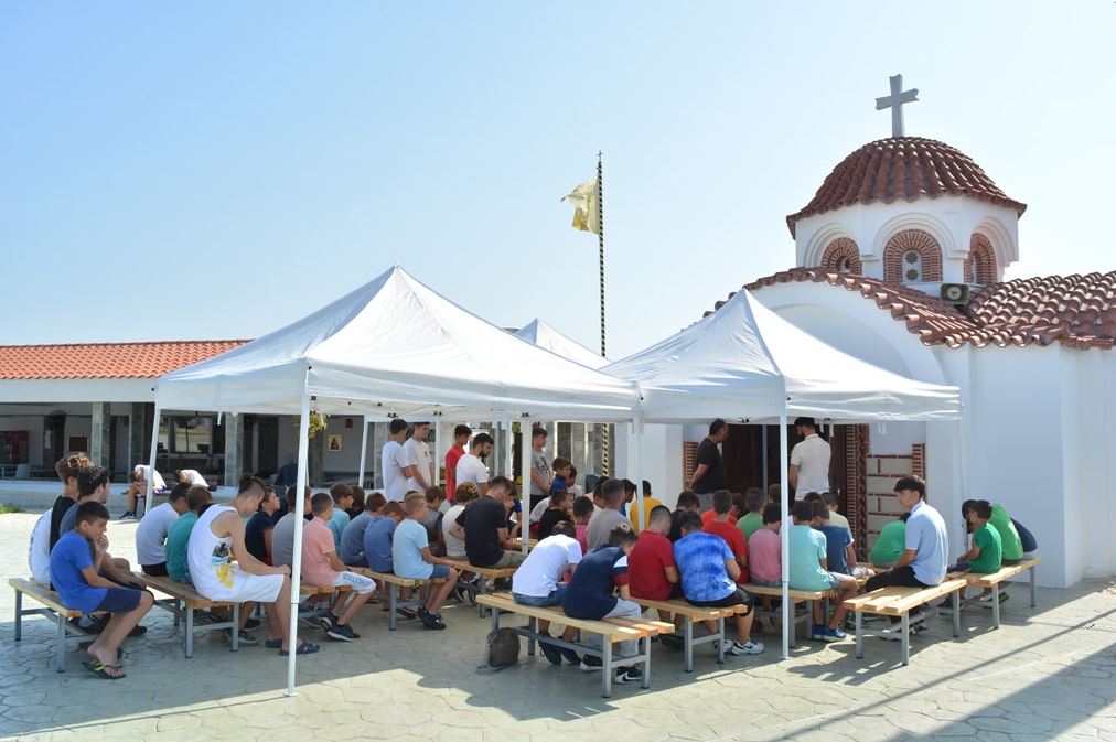 Στη λειτουργική ζωή της Εκκλησίας συμμετέχουν τα παιδιά στις κατασκηνώσεις της Μητρόπολης Μαρωνείας
