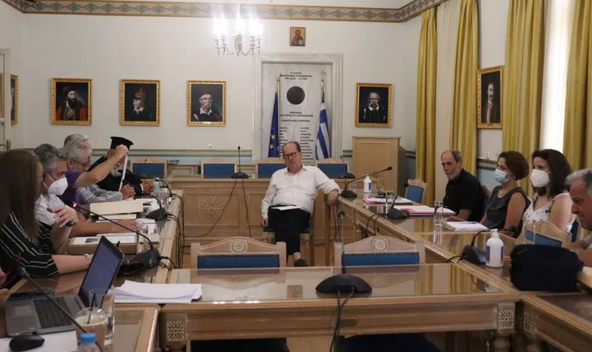 Συνάντηση εργασίας με τον Περιφερειάρχη είχε ο Μητροπολίτης Μαντινείας