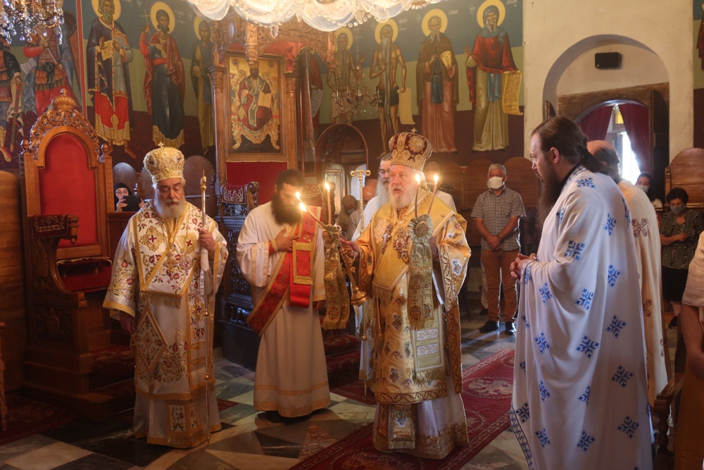 Δισαρχιερατική Θεία Λειτουργία στην ιστορική Μονή Προφήτη Ηλία Παρνασσίδος