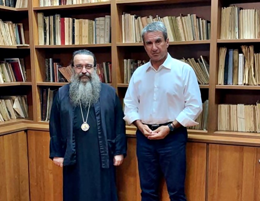 Λοβέρδος: Συζητήσαμε για τις μάχες που δίνει ο Σεβασμιώτατος