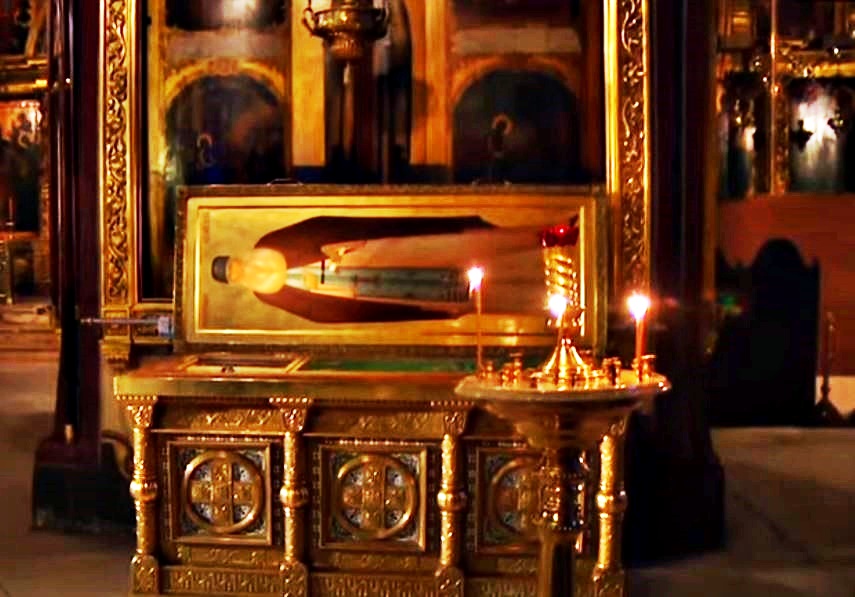 Άγιος Μάξιμος ο Γραικός: Η μετακομιδή των αγίων λειψάνων