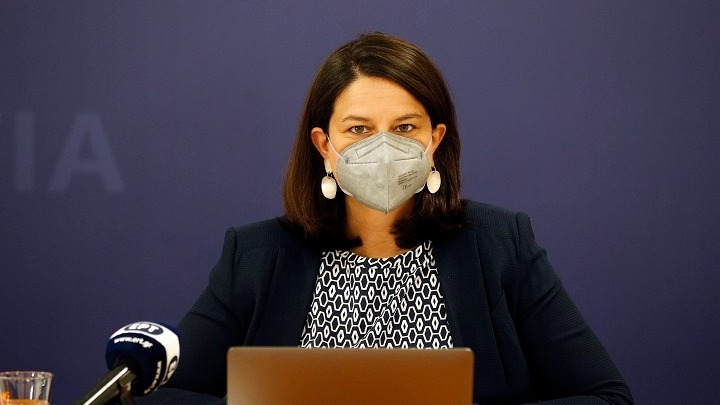 “Εξετάζονται όλα τα ενδεχόμενα” για υποχρεωτικούς εμβολιασμούς