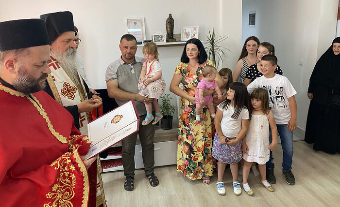 Orthodox Church gifts new home to mother of 10 in north Kosovo