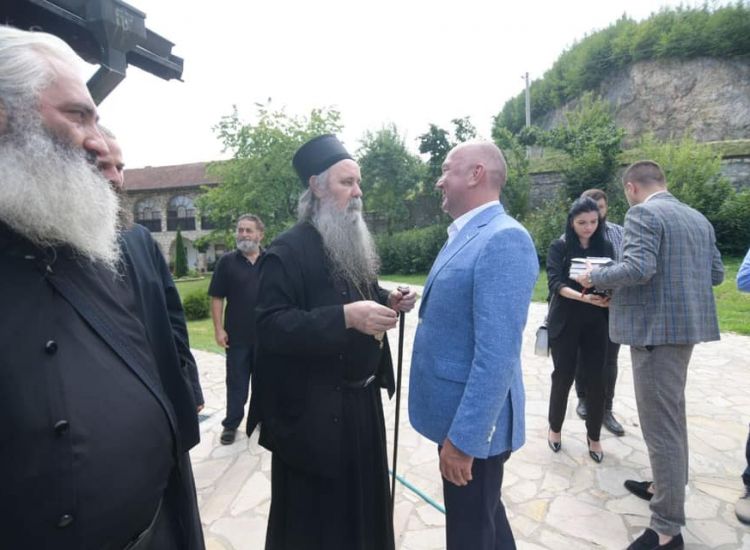 Συνάντηση του Επισκόπου Φώτιου και του Υπουργού Πόποβιτς