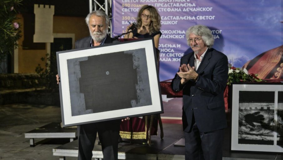 Темељ на српској култури и језику: Награде Милутину Мићовићу и Институту за српску културу из Никшића на манифестацији у Херцег Новом