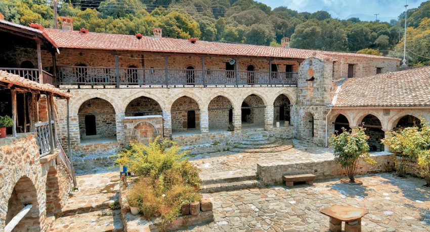 Έκλεισε για το ποίμνιο η Ιερά Μονή των Αγίων Πάντων Τριταίας Πατρών