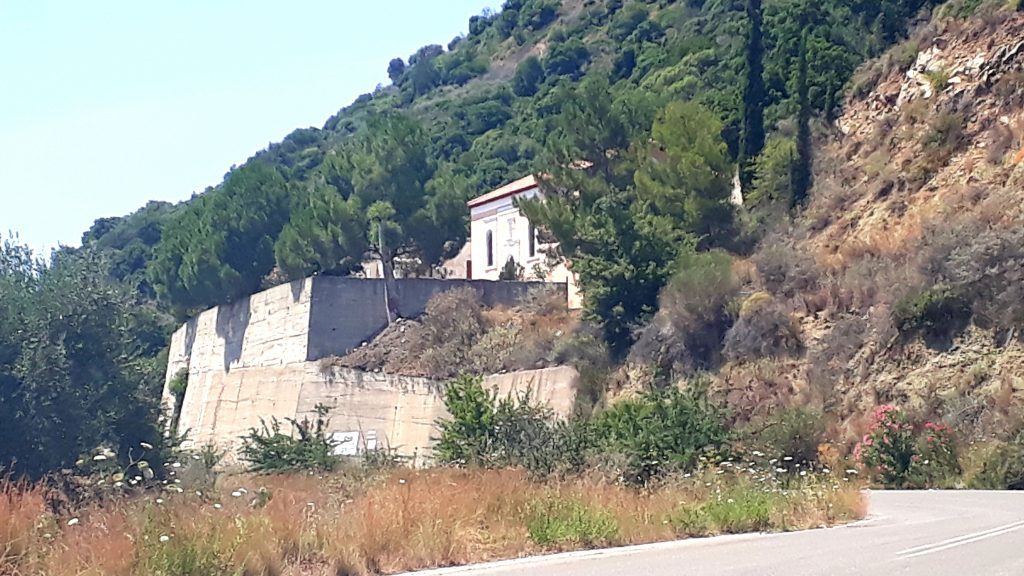 Φωτιά απειλεί την Μονή Κοιμήσεως Θεοτόκου Χρυσοκελλαριάς