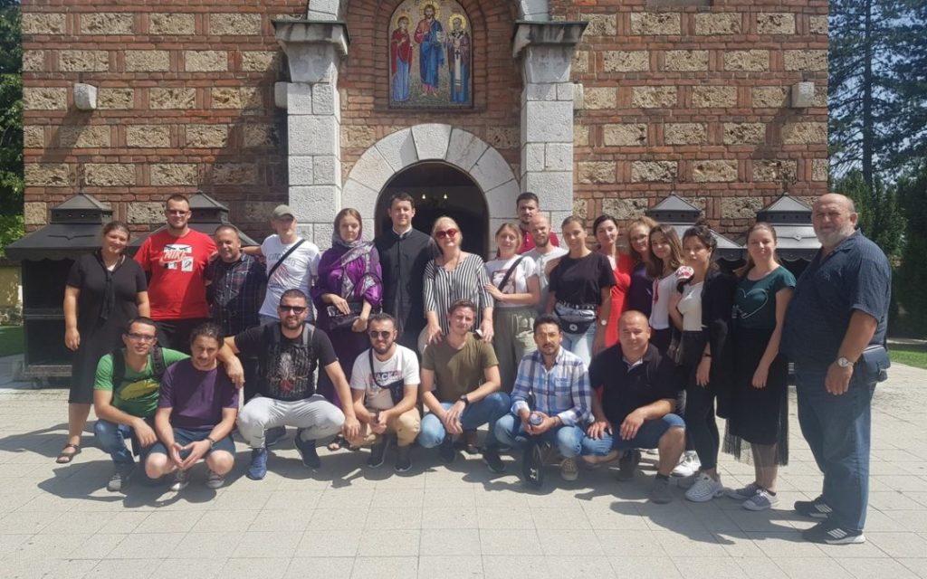 Уметници са Косова и Метохије посетили манастире Лелић и Ћелије