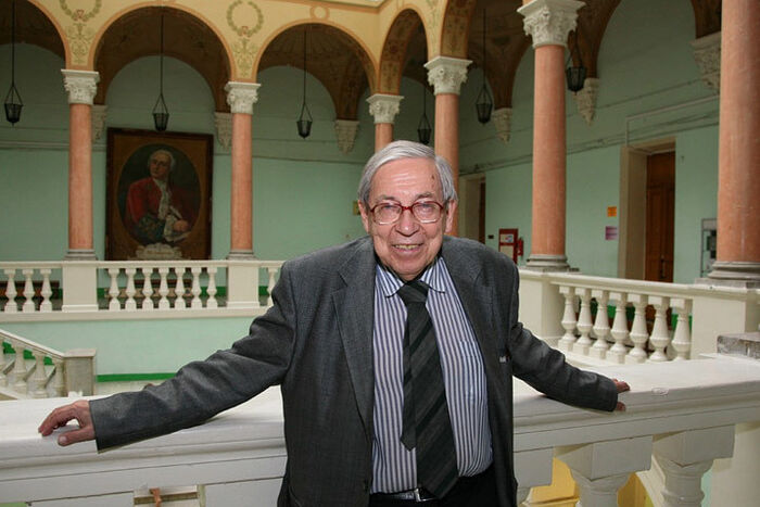 В МОСКВЕ ПРОСТИЛИСЬ С ПРЕЗИДЕНТОМ ЖУРФАКА МГУ ЯСЕНОМ ЗАСУРСКИМ